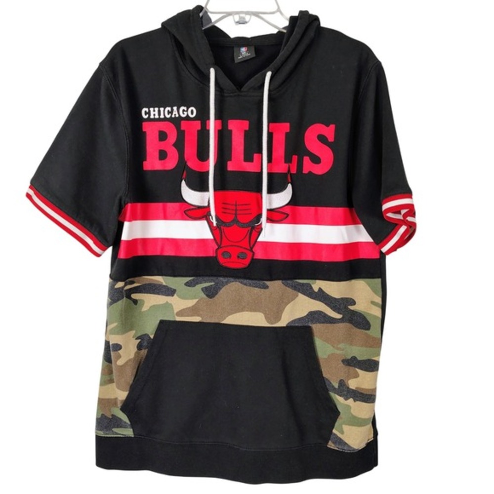 NBA Chicago Bulls Short Sleeve Hoodie Mens Large Black Camo Pullover vtg